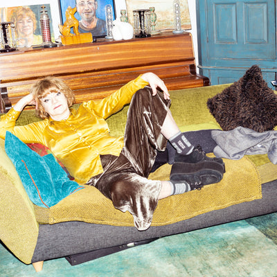 POST-PUNK LEGEND GINA BIRCH UNVEILS DEBUT SOLO ALBUM, I PLAY MY BASS LOUD