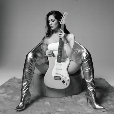 LOLA KIRKE RETURNS WITH “BETTER THAN ANY DRUG”