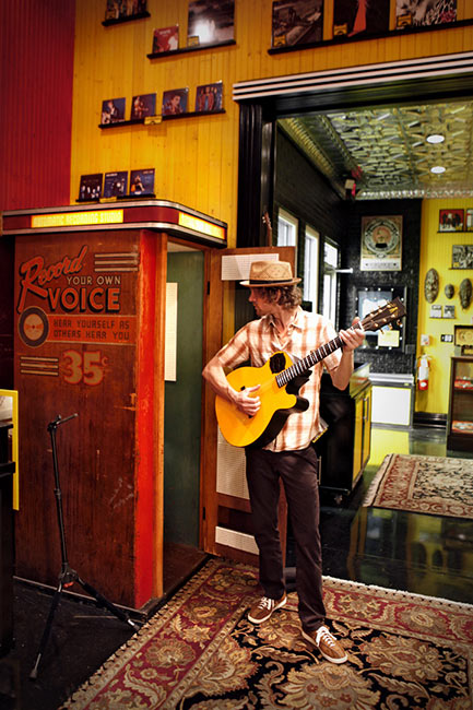 Brendan Benson in the Third Man Record Booth — "Record For You"